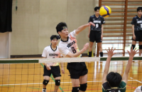 男子３